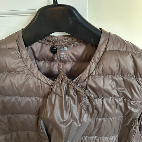 Light weight down vest - Picture 3 of 3